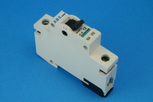 Rozłącznik izolacyjny na szynę 1- polowy 63A XBS FR 1P