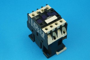 Stycznik modułowy 3- fazowy na szynę 40A XBS MDR40/400V